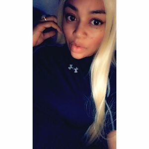 Meet your Posher, Lea